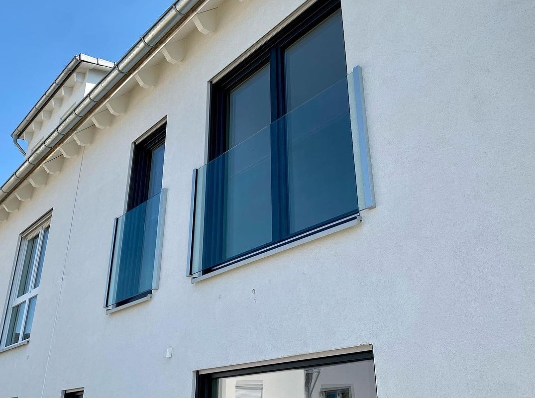 Französischen Balkon mit Glas einbauen lassen