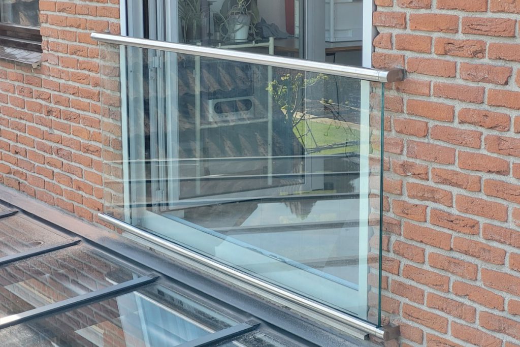 Französischer Balkon mit Glas kaufen