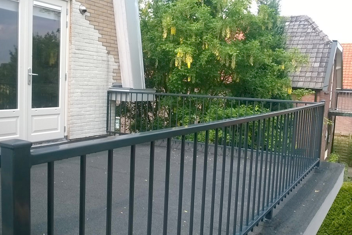 Balkongeländer aus Stahl